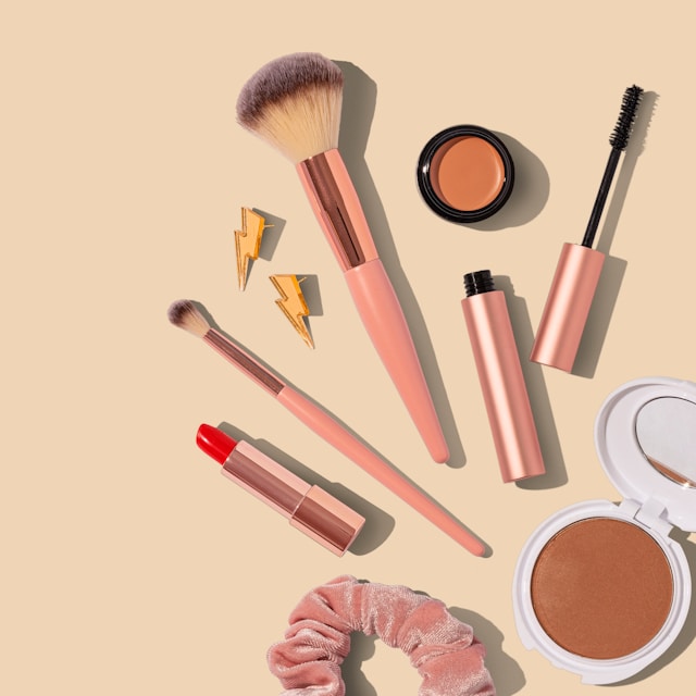 Master Essential Ballet Stage Makeup Techniques for Dancers