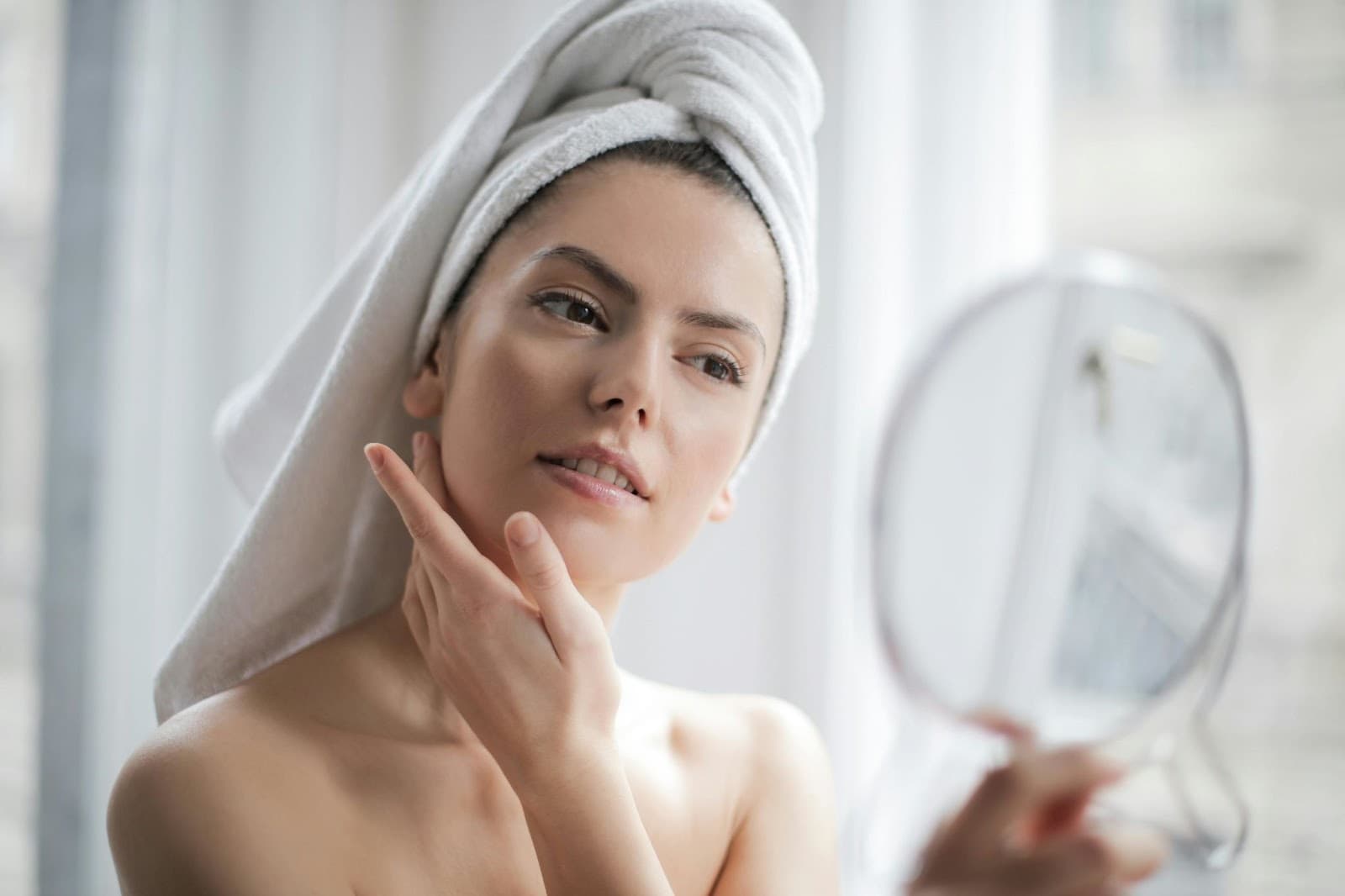 The Ultimate Guide to Glowing Skin: Top Nutrients You Need